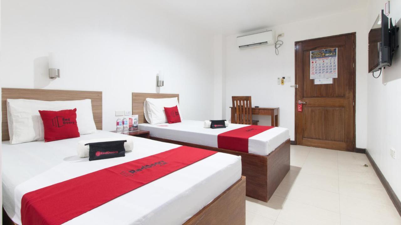Reddoorz Plus Near Vigan City Commercial Center Экстерьер фото